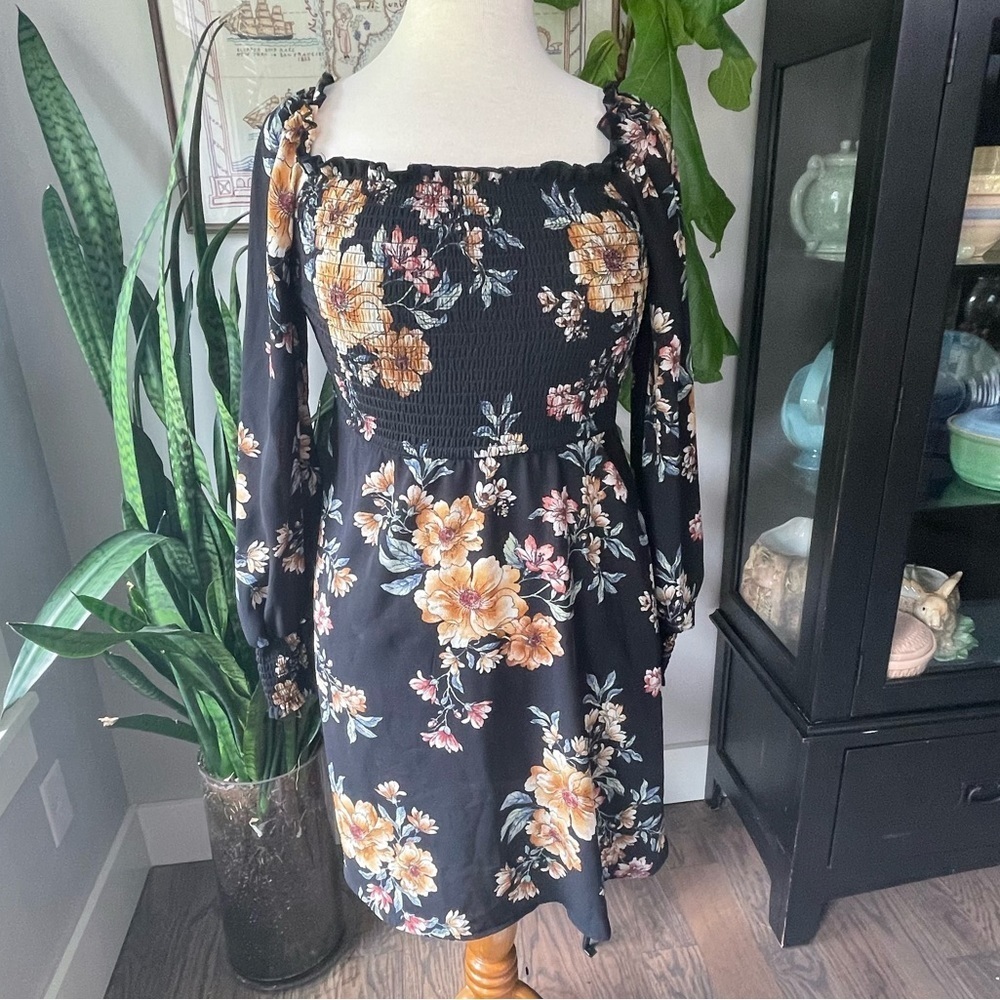Super Cute Floral Dress - Picture 5 of 10